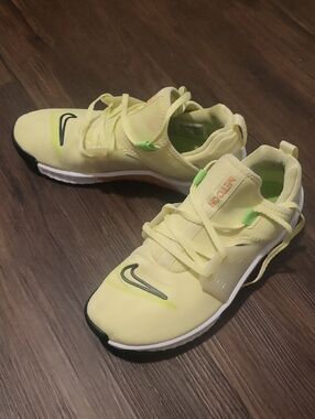 Womens Nike Neon Metcon Gym  Sneakers, Best Gym Shoe In The Market